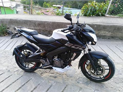 Pulsar Ns 200