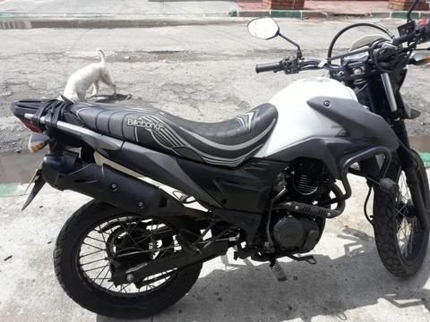 VENDO MOTO AKT TT-R 125CC MOD 2015