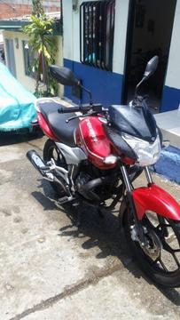 Vendo moto en excelente estado