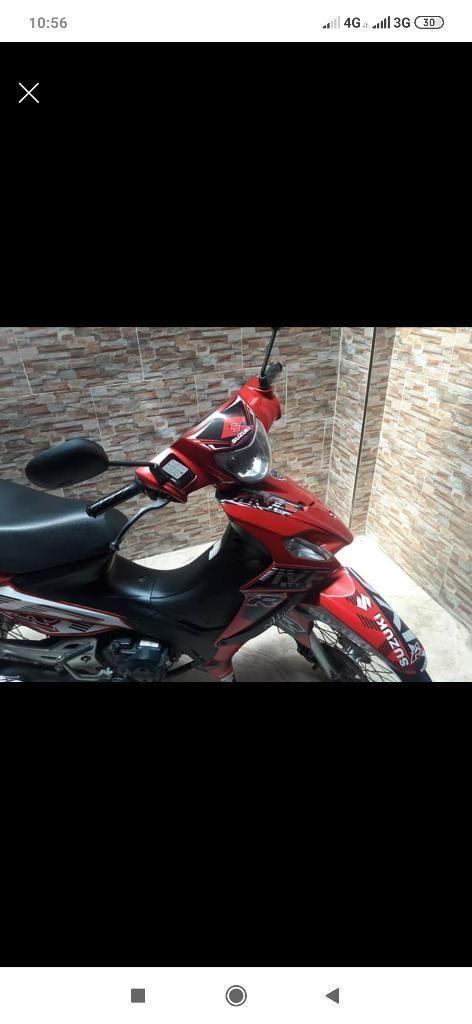 Vendo Moto Viva R Roja con Negro