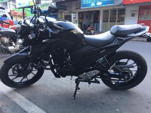 Moto Yamaha FZ 25