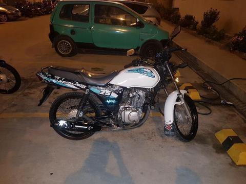 Se Vende Hermosa Ax4 Modelo 2016