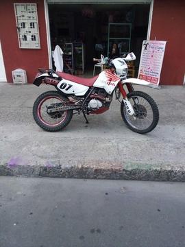 Vendo Moto Honda 200