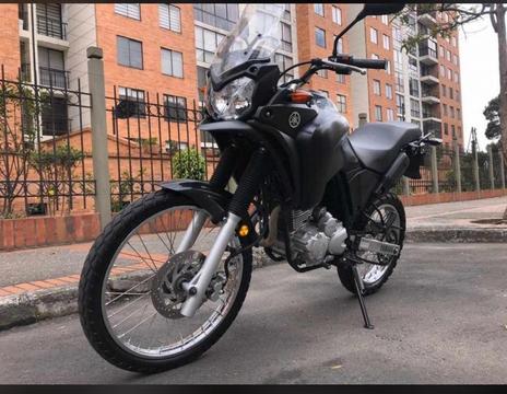 Moto Yamaha Tenere 250