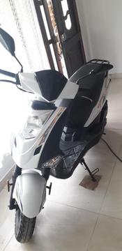 Vendo Moto Twis Mod 2017