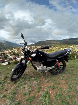 Honda CB125e, 2011 papeles al día, traspaso, exelente estado