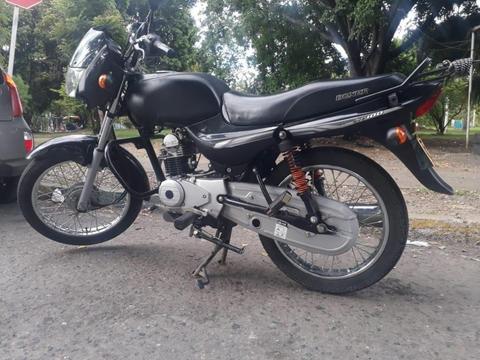 VENDO MOTO BOXER MODELO 2019