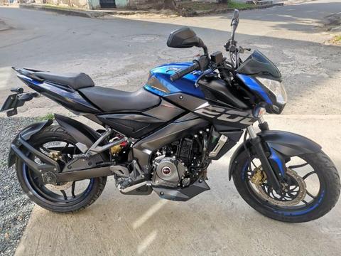 Hermosa pulsar ns 200 modelo 2018 con todo al dia hasta 2020 valluna
