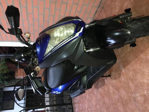 Vendo moto excelente estado modelo 2015