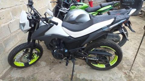 Moto AKT Tt 150 2015